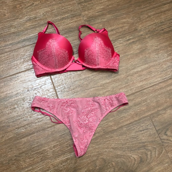 ❌ SOLD NWOT bombshell bra set - Picture 1 of 3